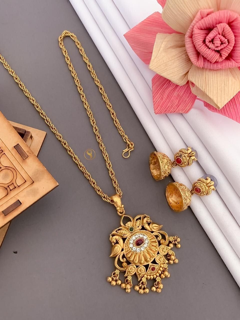 Bejewelled Gold Plated Pendant Set